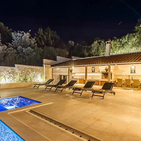 Ragusea With A Private Villa *