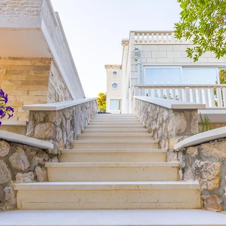 Ragusea With A Private * Slano