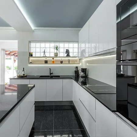 Ragusea With A Private * Slano